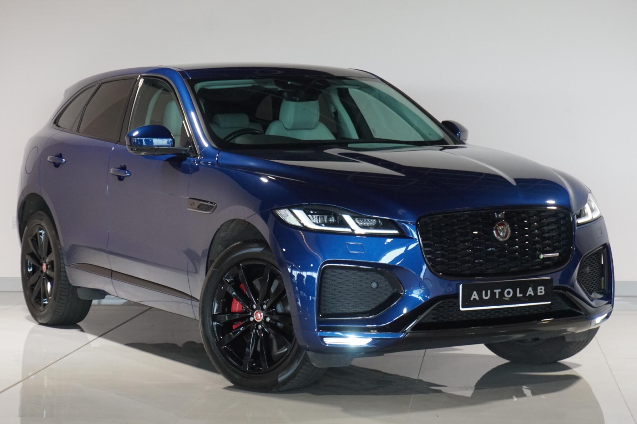 Jaguar F-PACE 3.0 D300 MHEV R-Dynamic SE SUV 5dr Diesel Auto AWD Euro 6 (s/s) (300 ps)